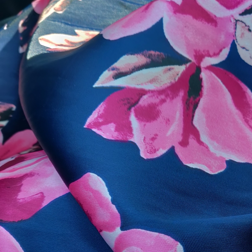 Dress - Picture 2 of 4